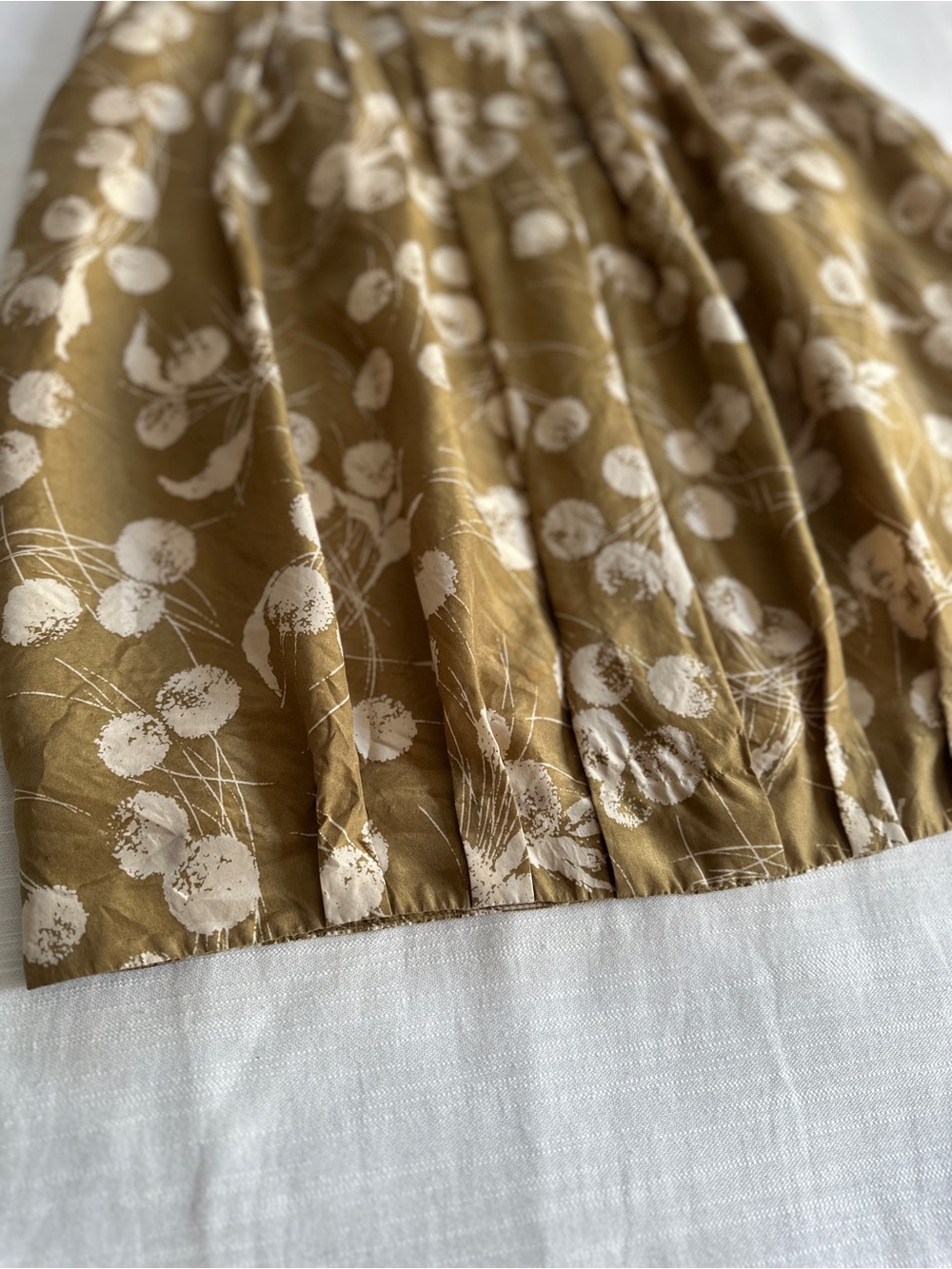 BODEN Silk Pleated Knee-Length Skirt | 4 - Picture 3 of 11